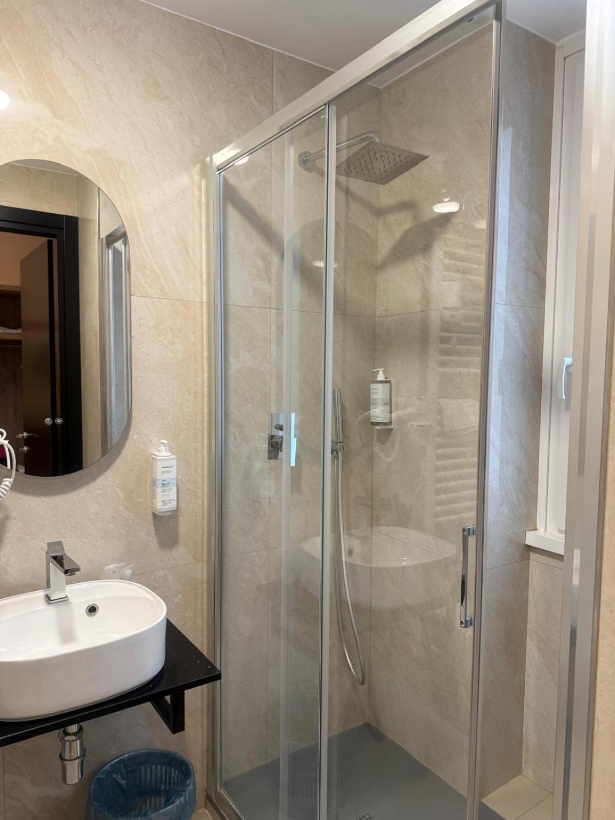 Guesthouse Central Station Group - Via Ponte Seveso 18 Milan Extérieur photo